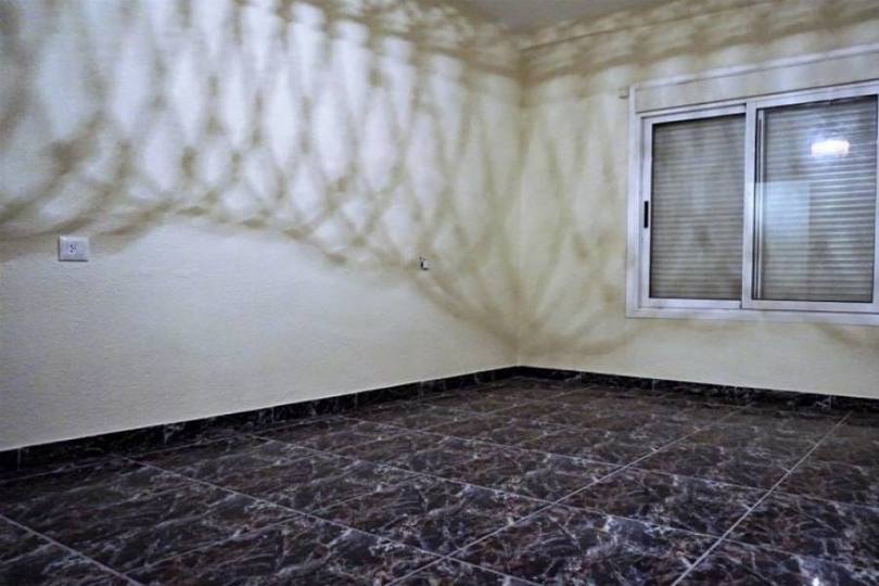 Dénia,Alicante,España,4 Bedrooms Bedrooms,1 BañoBathrooms,Pisos,9989