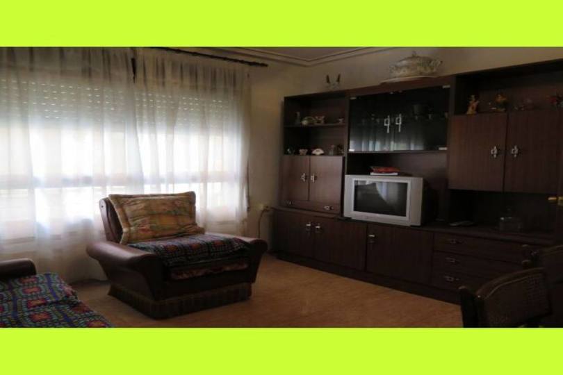 Alicante,Alicante,España,4 Bedrooms Bedrooms,1 BañoBathrooms,Pisos,10208