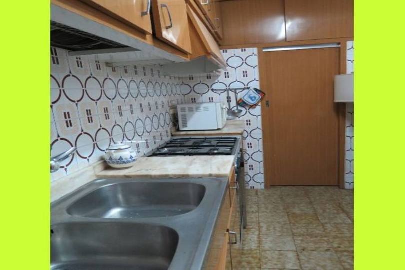 Alicante,Alicante,España,4 Bedrooms Bedrooms,1 BañoBathrooms,Pisos,10208