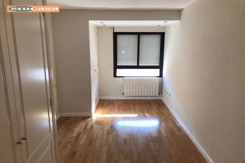 Alicante,Alicante,España,4 Bedrooms Bedrooms,2 BathroomsBathrooms,Pisos,11554