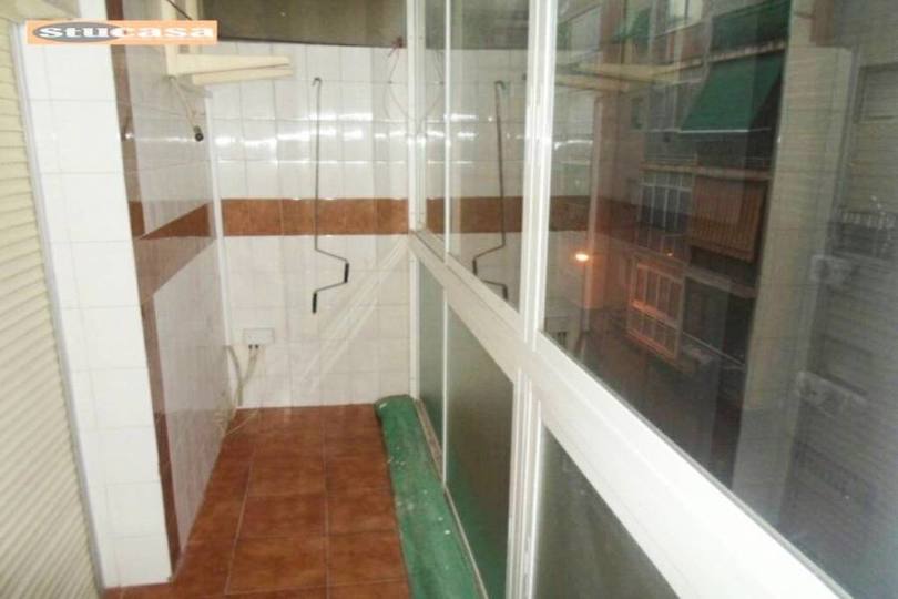 Alicante,Alicante,España,3 Bedrooms Bedrooms,1 BañoBathrooms,Pisos,11560