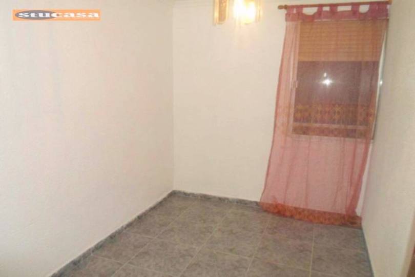Alicante,Alicante,España,3 Bedrooms Bedrooms,1 BañoBathrooms,Pisos,11560