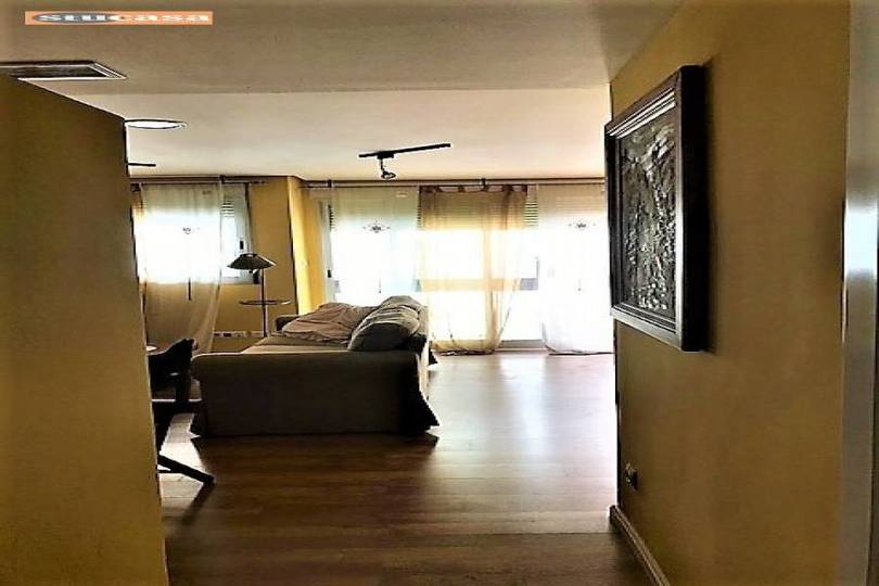 Alicante,Alicante,España,3 Bedrooms Bedrooms,1 BañoBathrooms,Pisos,11574