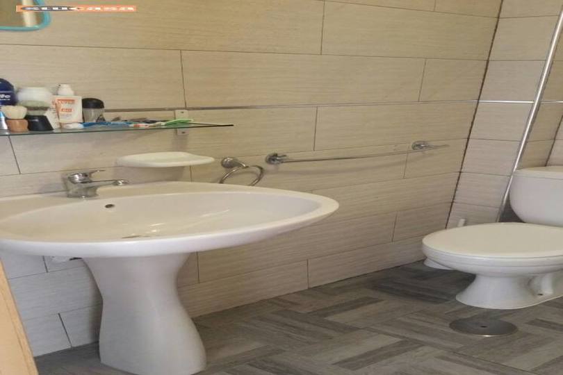 Alicante,Alicante,España,4 Bedrooms Bedrooms,1 BañoBathrooms,Pisos,11595