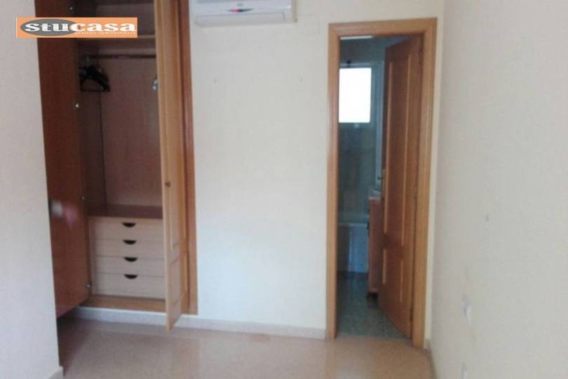 Alicante,Alicante,España,13 Bedrooms Bedrooms,1 BañoBathrooms,Pisos,11619