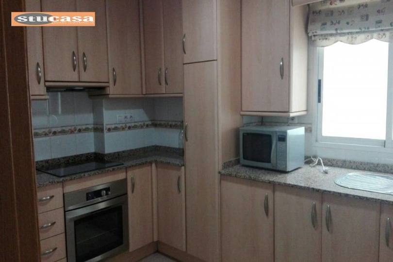 Alicante,Alicante,España,13 Bedrooms Bedrooms,1 BañoBathrooms,Pisos,11619