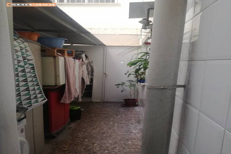 Alicante,Alicante,España,4 Bedrooms Bedrooms,1 BañoBathrooms,Pisos,11624