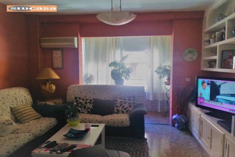 Alicante,Alicante,España,4 Bedrooms Bedrooms,1 BañoBathrooms,Pisos,11624
