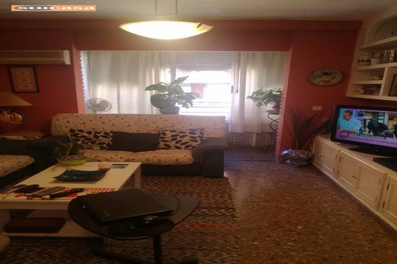 Alicante,Alicante,España,4 Bedrooms Bedrooms,1 BañoBathrooms,Pisos,11624