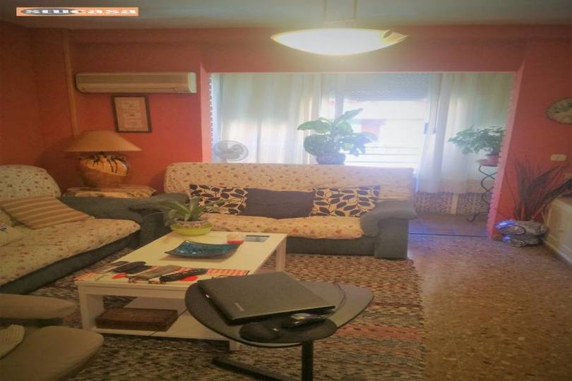 Alicante,Alicante,España,4 Bedrooms Bedrooms,1 BañoBathrooms,Pisos,11624