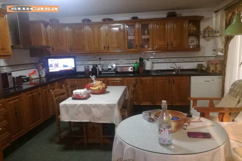 Alicante,Alicante,España,4 Bedrooms Bedrooms,1 BañoBathrooms,Pisos,11624