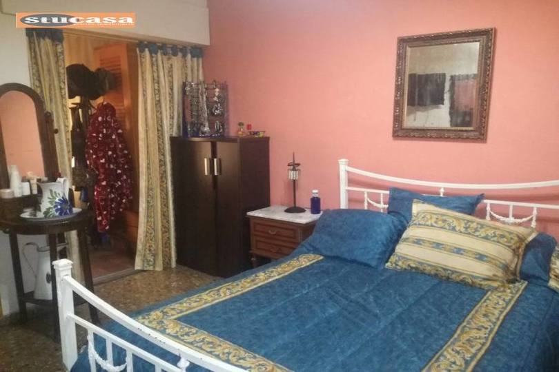 Alicante,Alicante,España,4 Bedrooms Bedrooms,1 BañoBathrooms,Pisos,11624