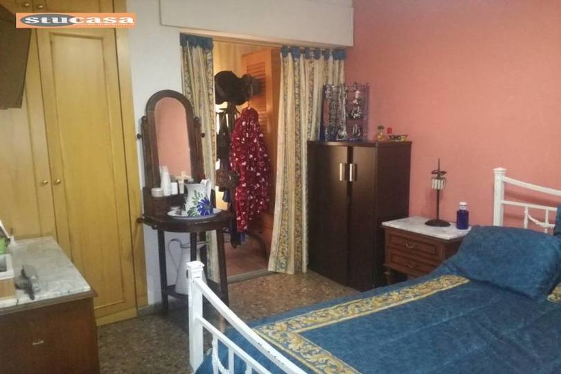 Alicante,Alicante,España,4 Bedrooms Bedrooms,1 BañoBathrooms,Pisos,11624