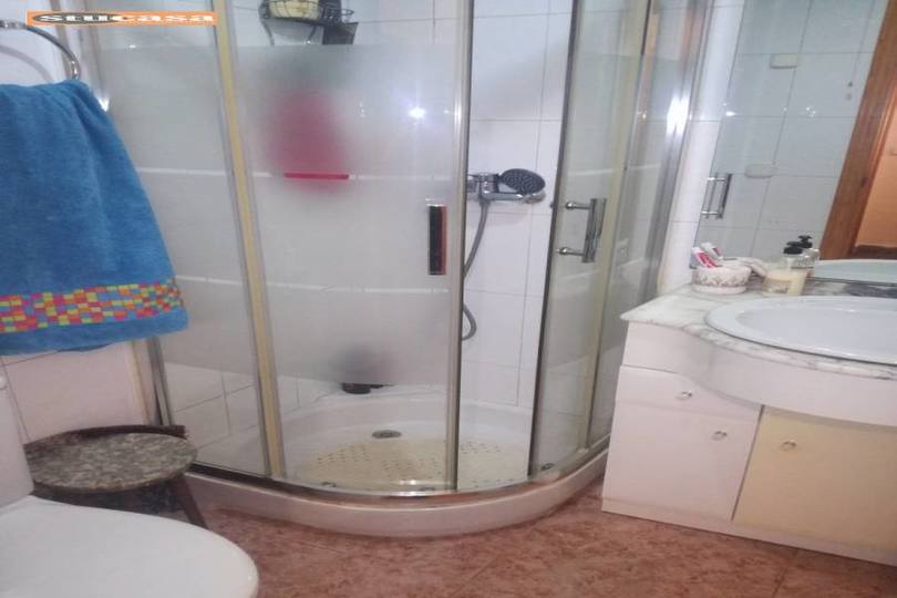 Alicante,Alicante,España,4 Bedrooms Bedrooms,1 BañoBathrooms,Pisos,11624