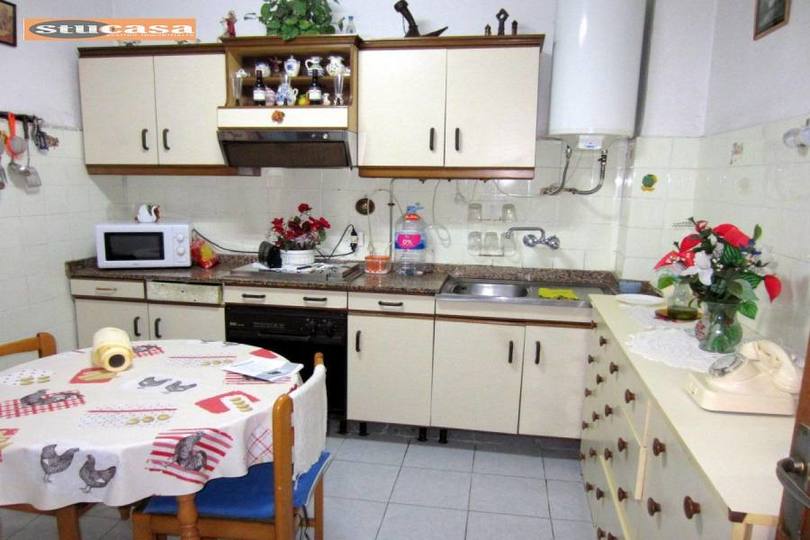 Alicante,Alicante,España,4 Bedrooms Bedrooms,1 BañoBathrooms,Pisos,11634