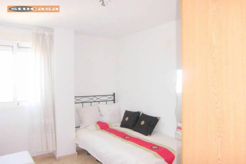 Alicante,Alicante,España,4 Bedrooms Bedrooms,2 BathroomsBathrooms,Pisos,11642