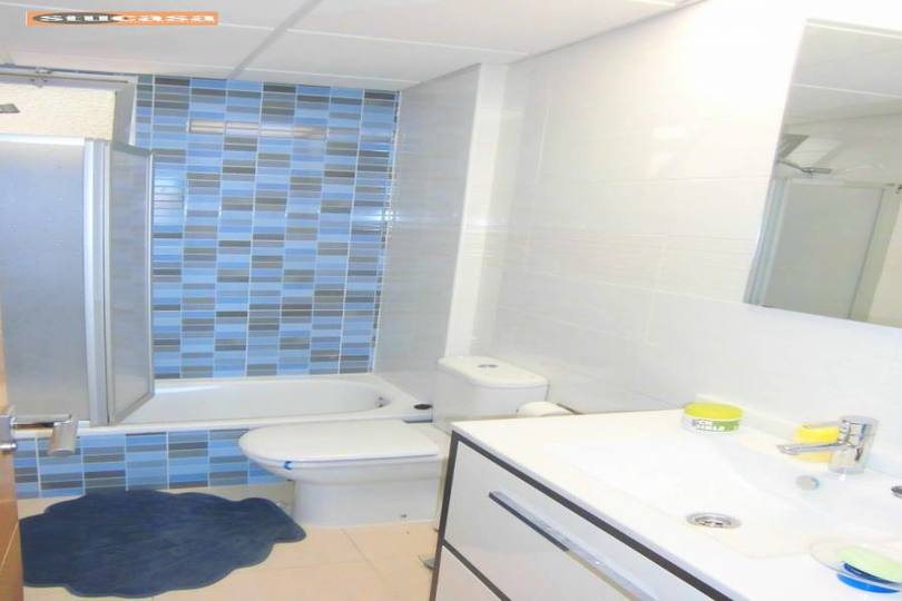 Alicante,Alicante,España,4 Bedrooms Bedrooms,2 BathroomsBathrooms,Pisos,11642