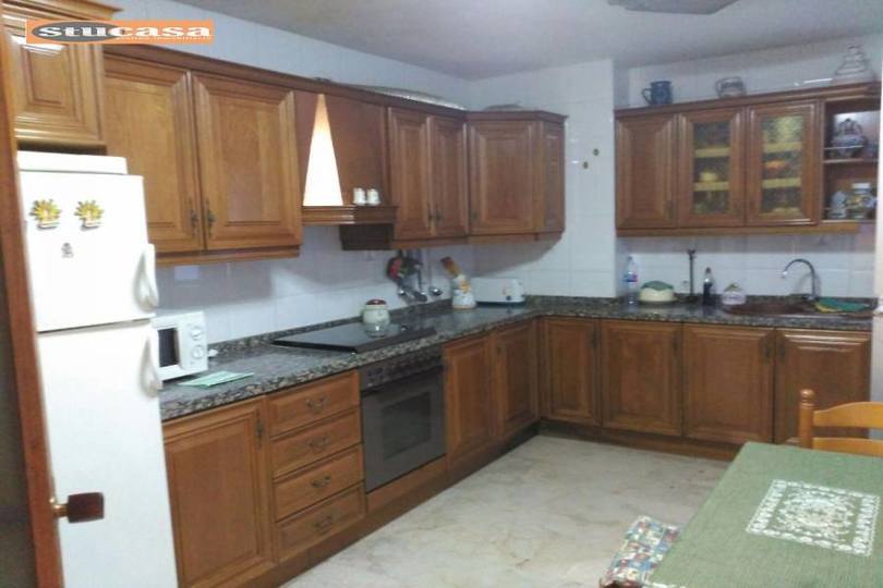 Alicante,Alicante,España,4 Bedrooms Bedrooms,2 BathroomsBathrooms,Pisos,11650
