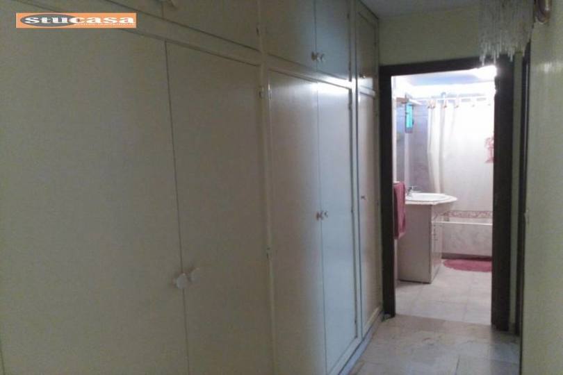 Alicante,Alicante,España,4 Bedrooms Bedrooms,2 BathroomsBathrooms,Pisos,11650