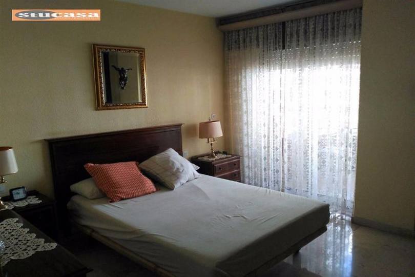 Alicante,Alicante,España,4 Bedrooms Bedrooms,2 BathroomsBathrooms,Pisos,11650