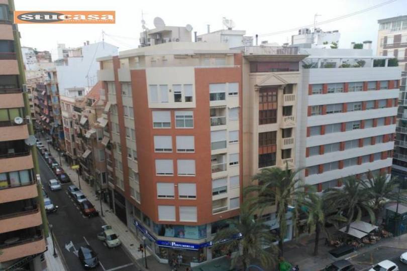 Alicante,Alicante,España,4 Bedrooms Bedrooms,1 BañoBathrooms,Pisos,11654