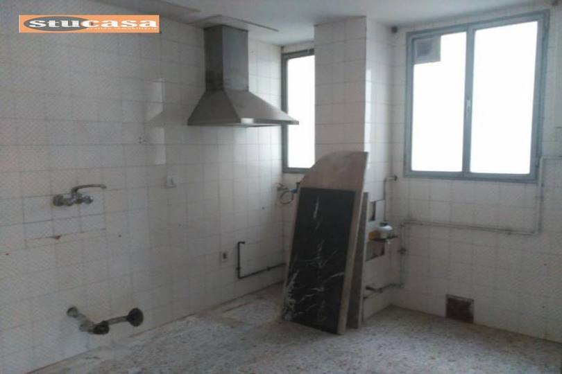 Alicante,Alicante,España,4 Bedrooms Bedrooms,1 BañoBathrooms,Pisos,11654