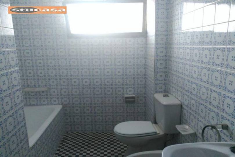 Alicante,Alicante,España,4 Bedrooms Bedrooms,1 BañoBathrooms,Pisos,11654