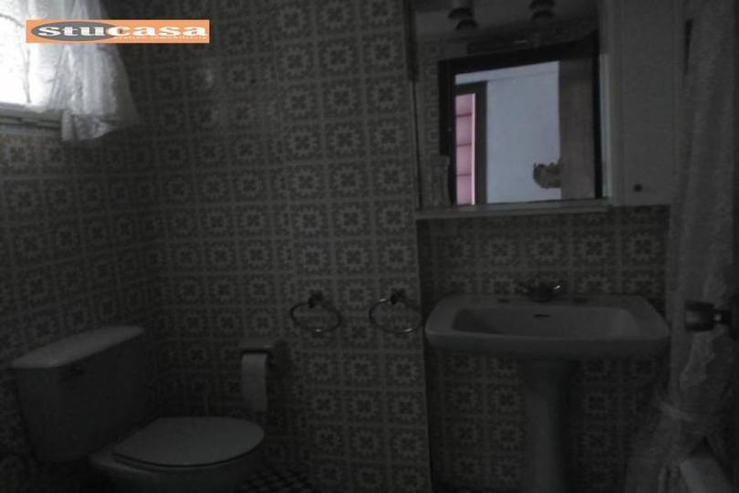 Alicante,Alicante,España,4 Bedrooms Bedrooms,1 BañoBathrooms,Pisos,11654