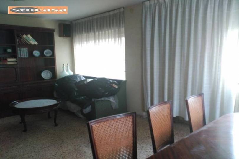 Alicante,Alicante,España,4 Bedrooms Bedrooms,1 BañoBathrooms,Pisos,11654