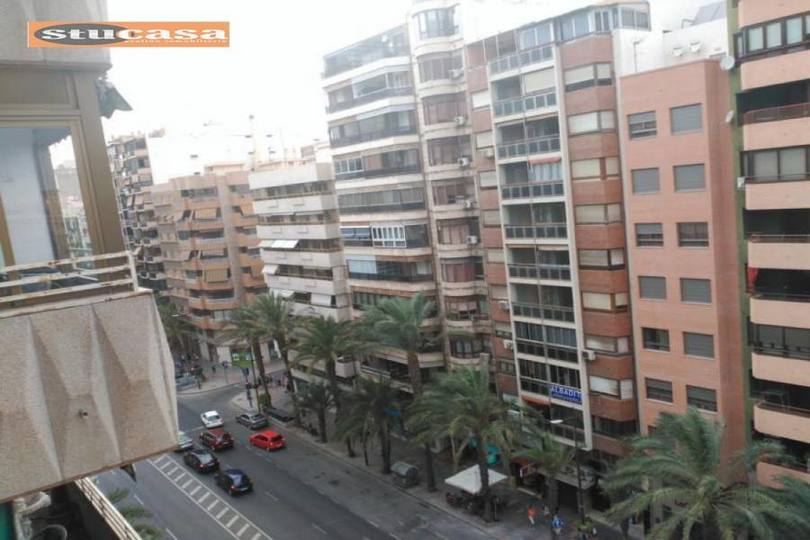 Alicante,Alicante,España,4 Bedrooms Bedrooms,1 BañoBathrooms,Pisos,11654