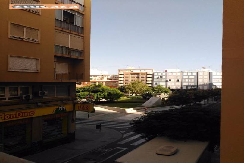 Alicante,Alicante,España,4 Bedrooms Bedrooms,1 BañoBathrooms,Pisos,11661