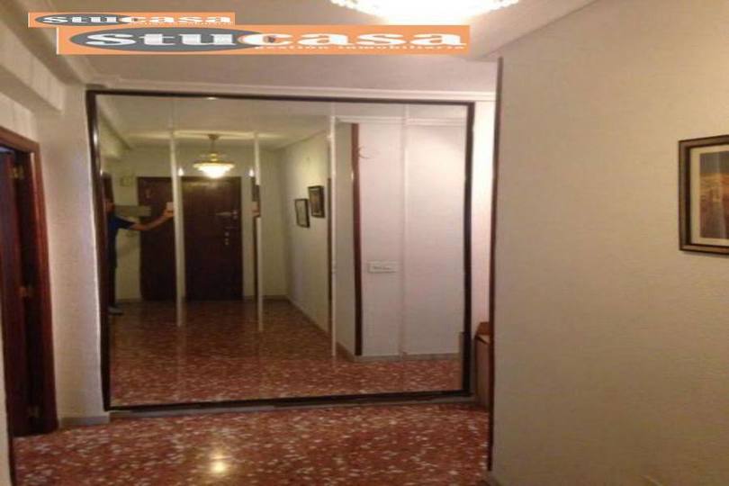 Alicante,Alicante,España,4 Bedrooms Bedrooms,1 BañoBathrooms,Pisos,11661