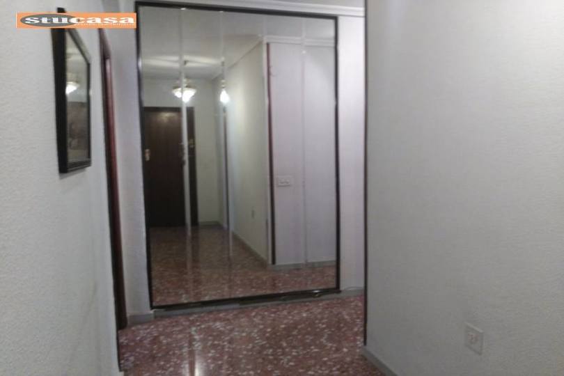Alicante,Alicante,España,4 Bedrooms Bedrooms,1 BañoBathrooms,Pisos,11661