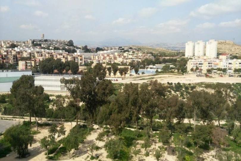 Alicante,Alicante,España,4 Bedrooms Bedrooms,2 BathroomsBathrooms,Pisos,11742