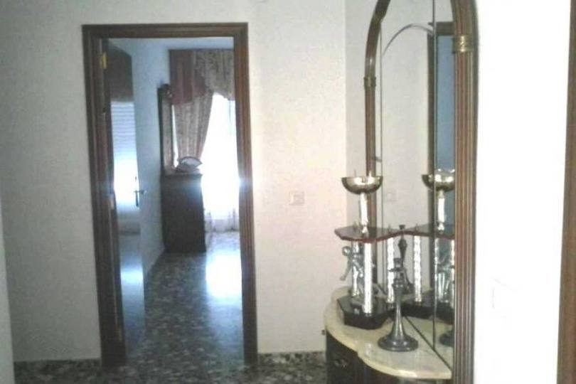 Alicante,Alicante,España,4 Bedrooms Bedrooms,1 BañoBathrooms,Pisos,11805