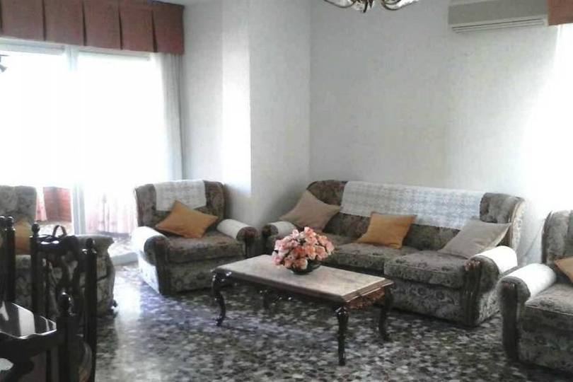 Alicante,Alicante,España,4 Bedrooms Bedrooms,1 BañoBathrooms,Pisos,11805