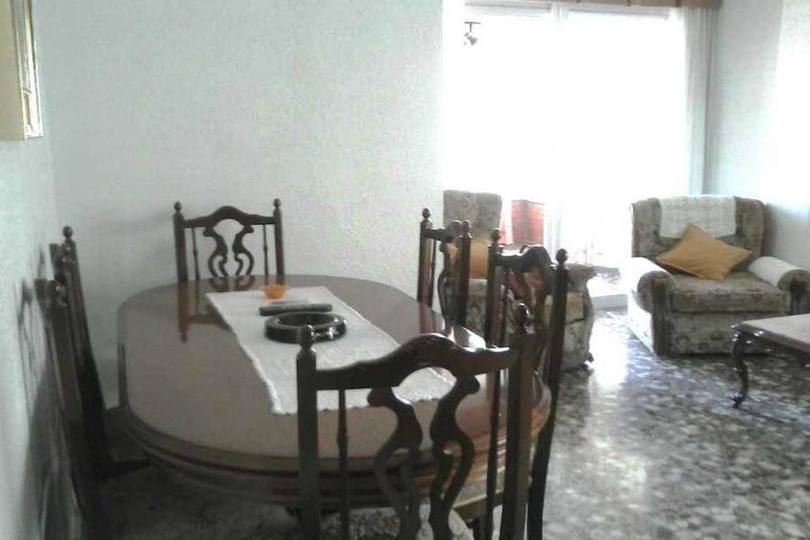 Alicante,Alicante,España,4 Bedrooms Bedrooms,1 BañoBathrooms,Pisos,11805