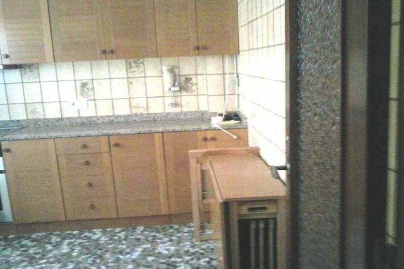 Alicante,Alicante,España,4 Bedrooms Bedrooms,1 BañoBathrooms,Pisos,11805
