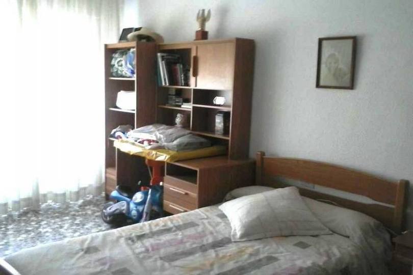 Alicante,Alicante,España,4 Bedrooms Bedrooms,1 BañoBathrooms,Pisos,11805