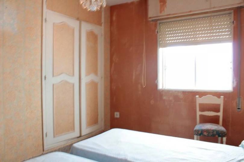 Alicante,Alicante,España,4 Bedrooms Bedrooms,1 BañoBathrooms,Pisos,11855