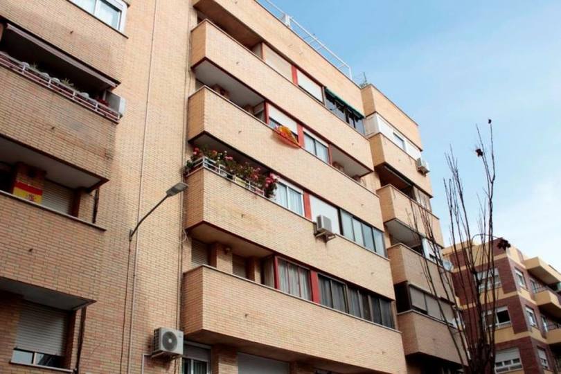 Alicante,Alicante,España,4 Bedrooms Bedrooms,1 BañoBathrooms,Pisos,11855