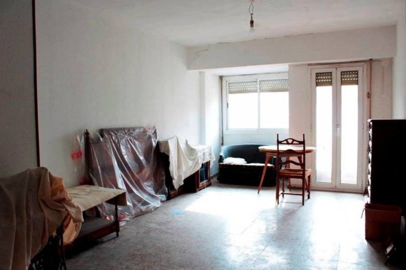 Alicante,Alicante,España,4 Bedrooms Bedrooms,1 BañoBathrooms,Pisos,11855