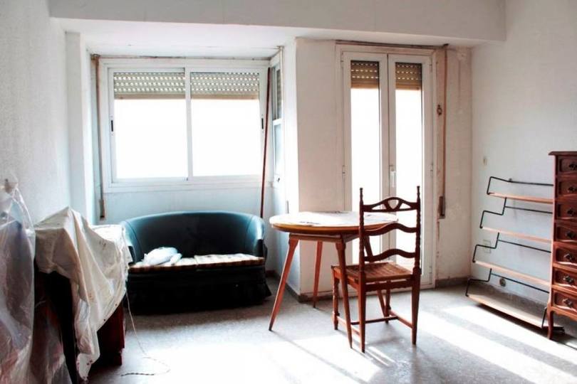 Alicante,Alicante,España,4 Bedrooms Bedrooms,1 BañoBathrooms,Pisos,11855