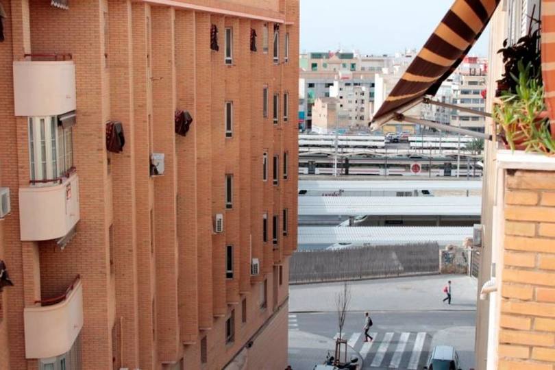 Alicante,Alicante,España,4 Bedrooms Bedrooms,1 BañoBathrooms,Pisos,11855