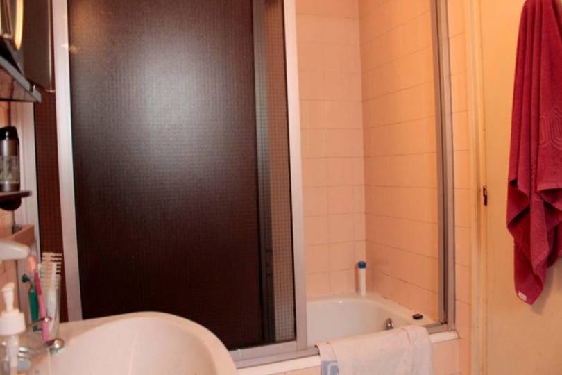 Alicante,Alicante,España,4 Bedrooms Bedrooms,1 BañoBathrooms,Pisos,11855