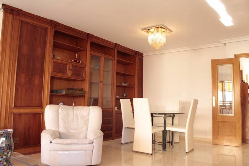 Alicante,Alicante,España,4 Bedrooms Bedrooms,1 BañoBathrooms,Pisos,11856