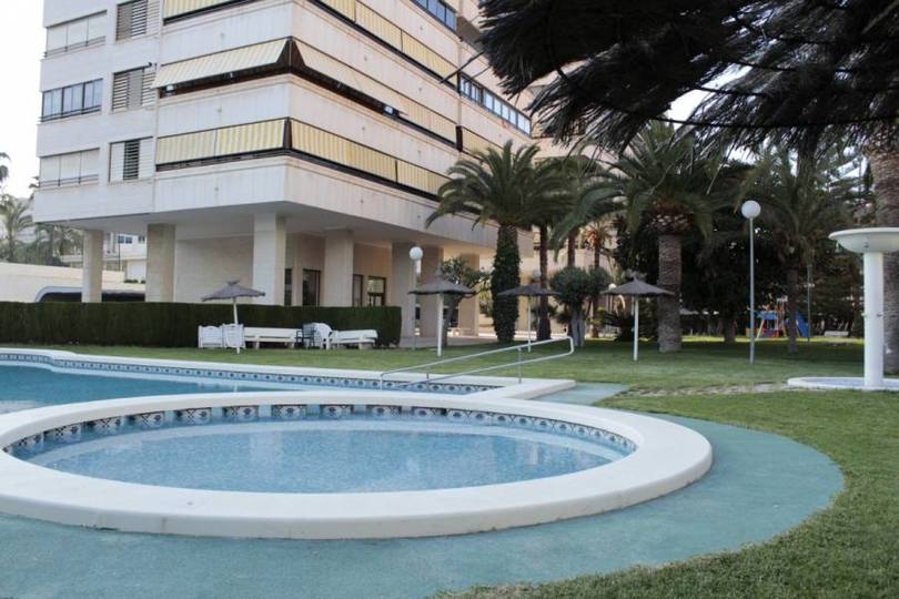 Alicante,Alicante,España,4 Bedrooms Bedrooms,1 BañoBathrooms,Pisos,11856