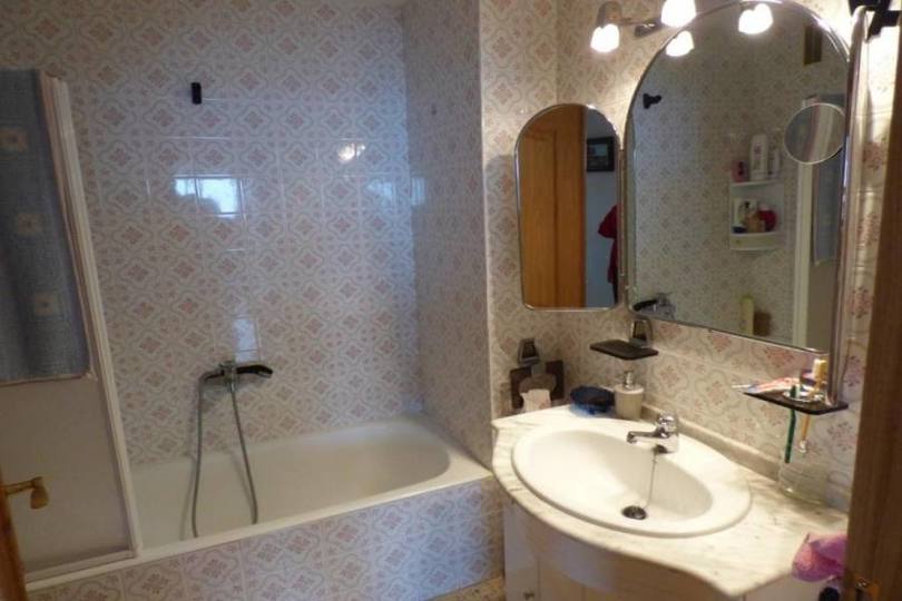 Alicante,Alicante,España,3 Bedrooms Bedrooms,1 BañoBathrooms,Pisos,11860