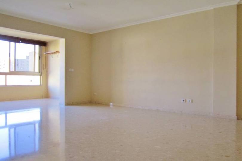 Alicante,Alicante,España,3 Bedrooms Bedrooms,2 BathroomsBathrooms,Pisos,11942