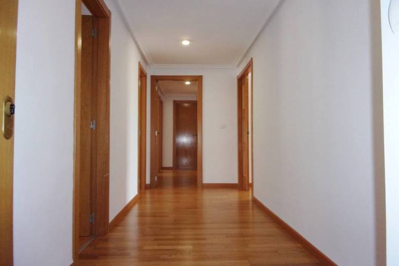 Alicante,Alicante,España,4 Bedrooms Bedrooms,2 BathroomsBathrooms,Pisos,11944